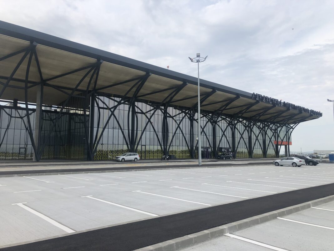 Brassói repülőtér terminálja